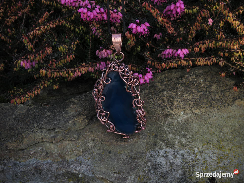 Unikatowy miedziany wisior z niebieskim agatem Kraków