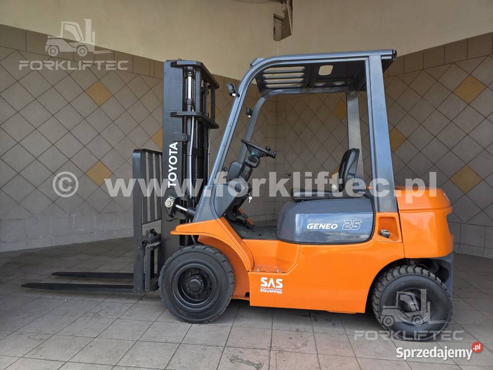 Wózek Widłowy TOYOTA 7FDF25 TOYOTA 7FD25 widlak