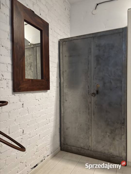 Piękna szafa stalowa loft Bytom