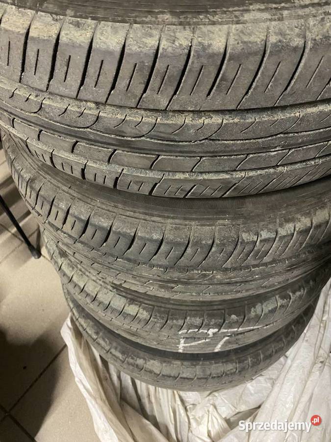 Opony letnie Dunlop 4 17565R15 nieuszkodzone