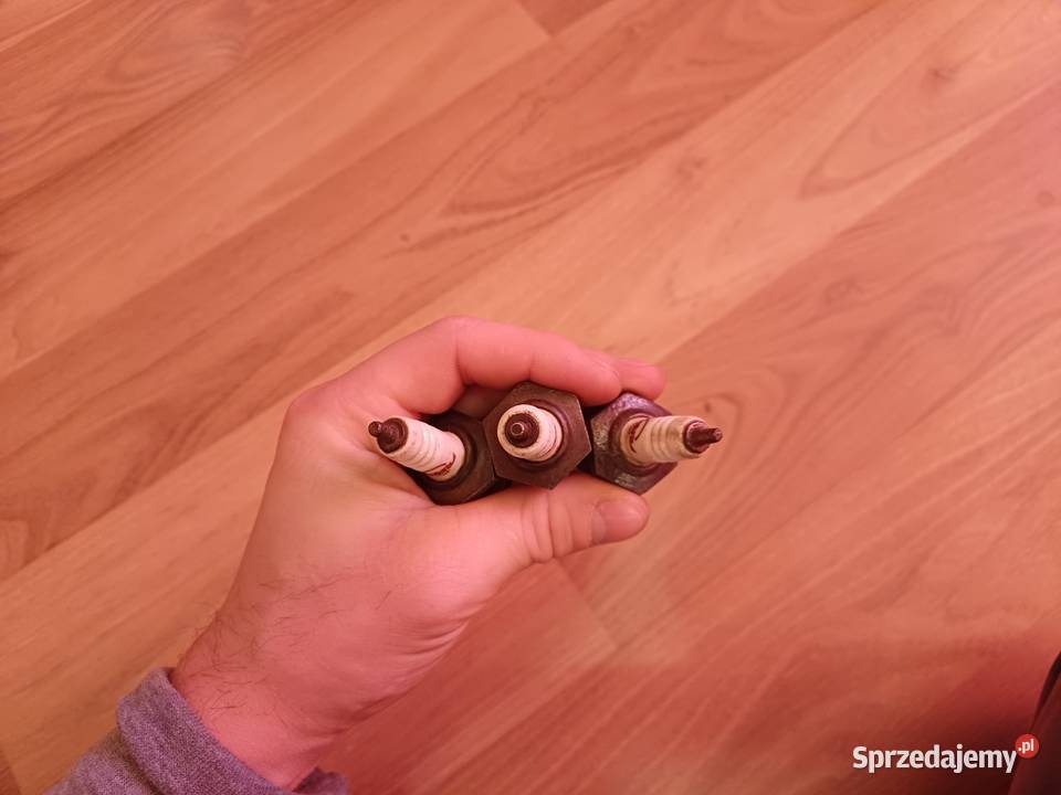 Świece zapłonowe iskra syrena warszawa gwint m18 Świdnica Polska