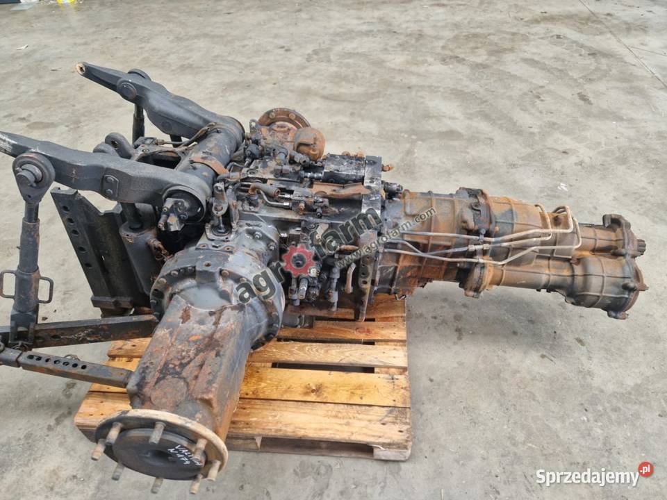 Skrzynia biegów most tylny Valtra N174 H Skrzynia biegów Byków