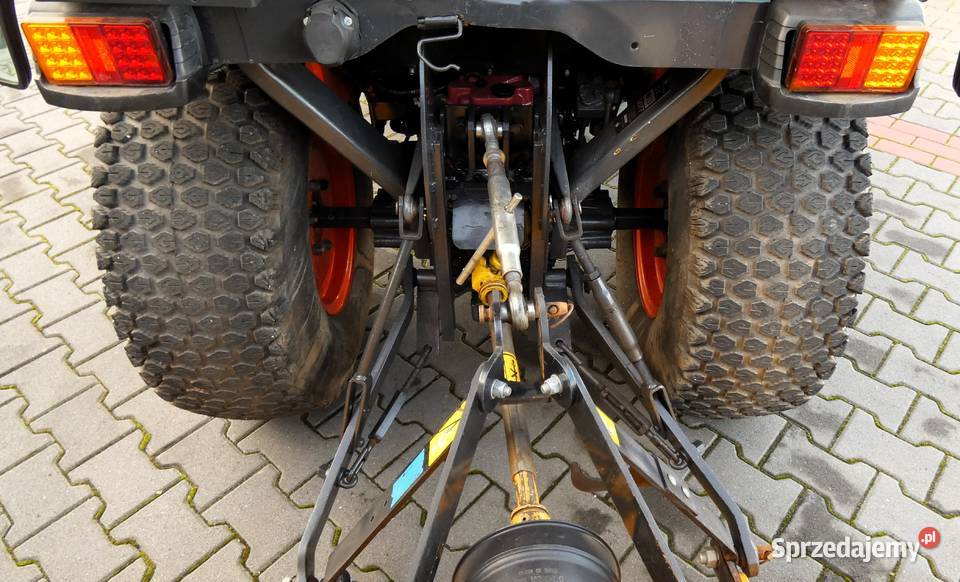 Traktor KUBOTA B2350 4x4 Pług Posypywarka Świnice Warckie