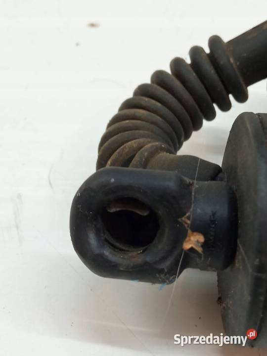 SIŁOWNIK KLAPY BAGAŻNIKA TYŁ ELEKTRYCZNY KL Rok produkcji 2014 sprzedam