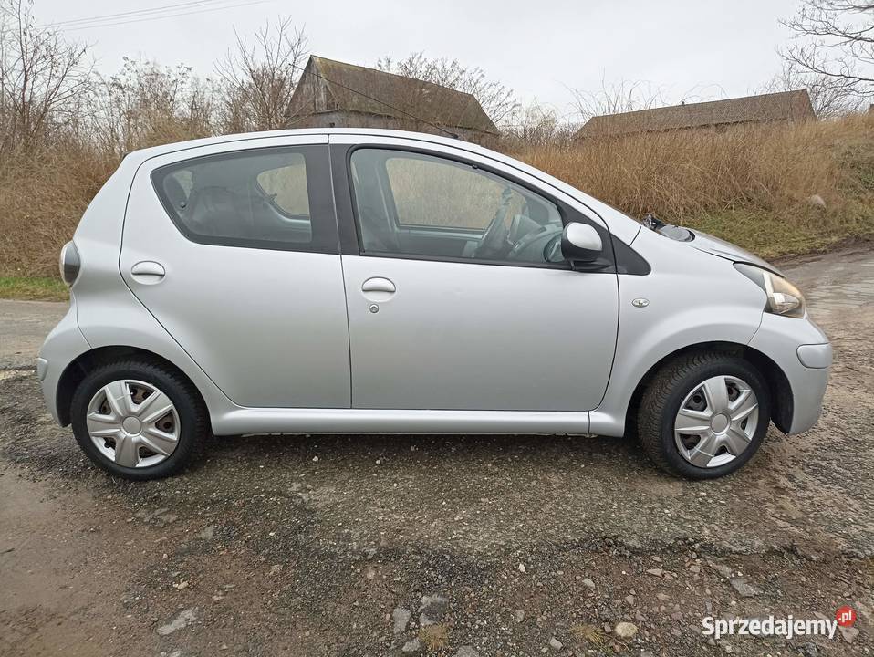 Toyota Aygo 10 benzyna 2010r sprowadzony radio Słupca sprzedam