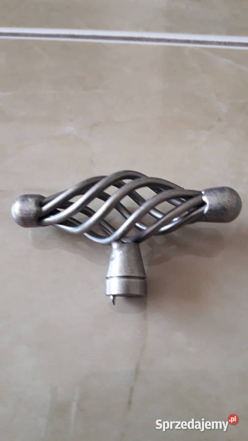 Stylowe metalowe uchwyty do mebli Anglia Janów Lubelski