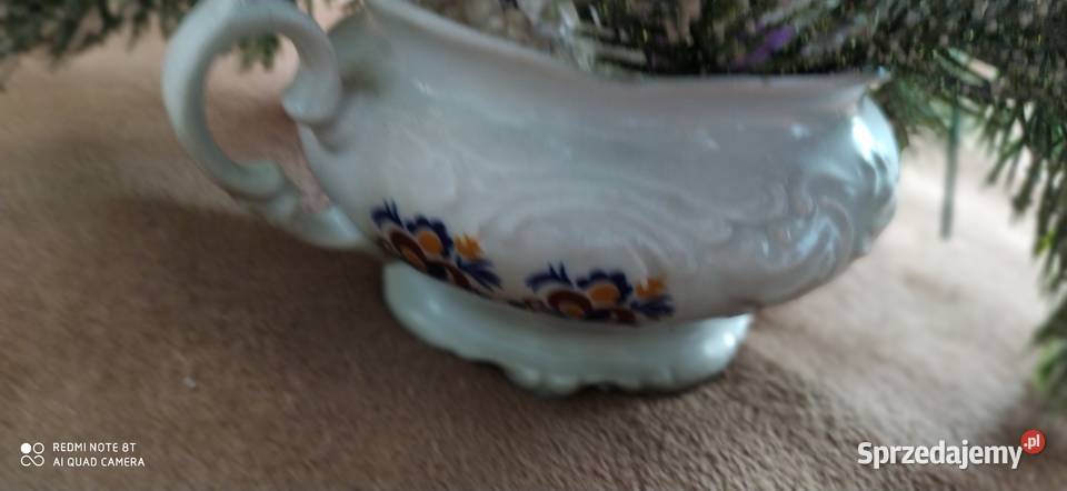 kwiaty sztuczne w wazonie ikabana