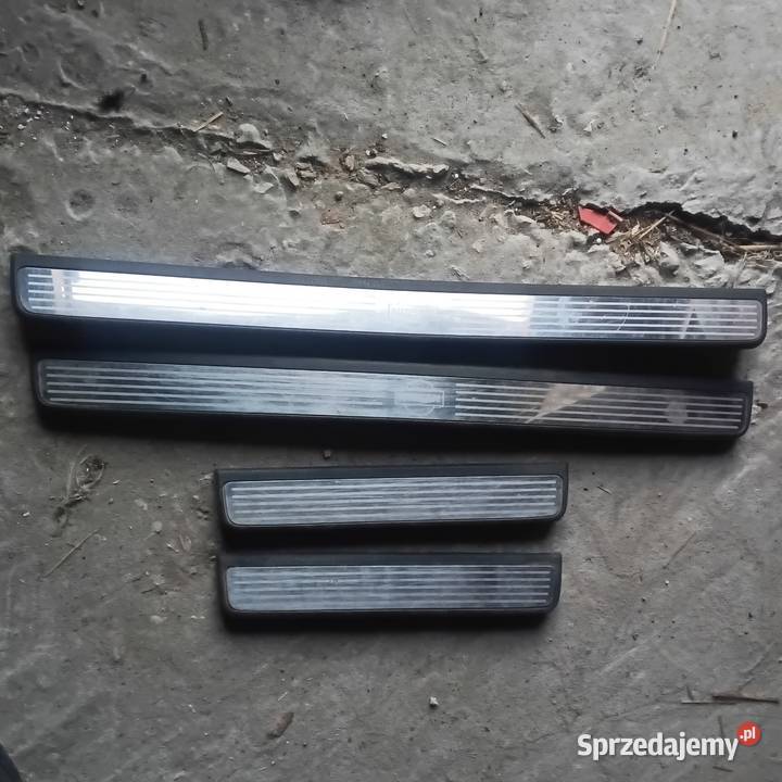 Nissan Primera listwy progów Morawica