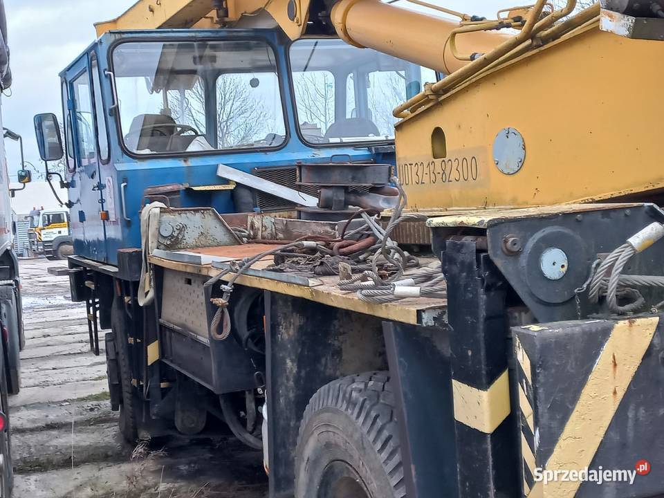 Żuraw samochodowy marka IFA ADK125 Studzian sprzedam