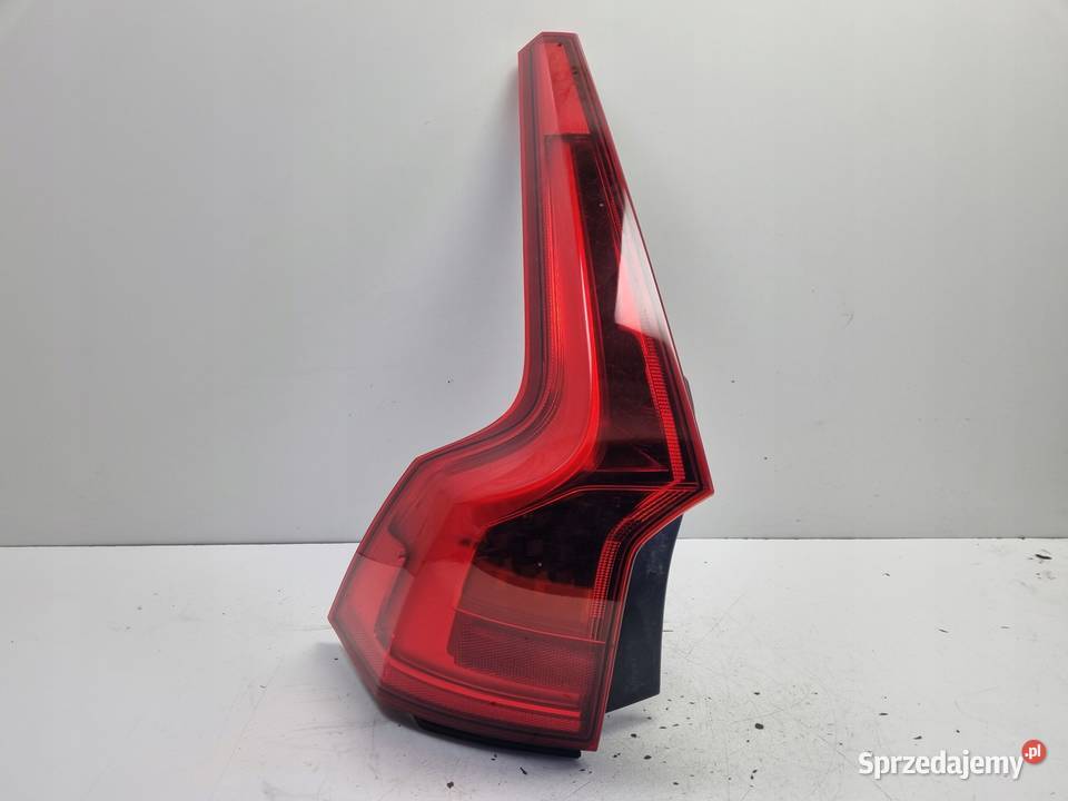 Volvo V90 II TYLNIA TYLNA LAMPA LEWA lewy tył osobowe Janów