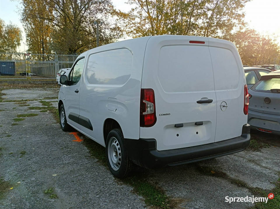 Opel Combo Opel Combo Long 3 MIEJSCAEKRAN 15 102 Opel