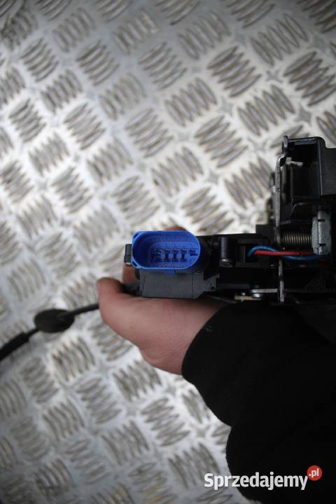 ZAMEK DRZWI LEWY PRZÓD 9 PIN VW GOLF V 3D1837015
