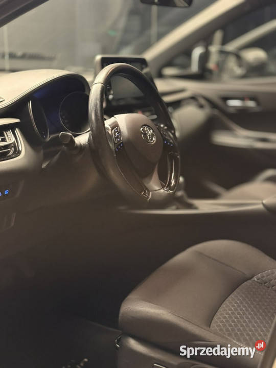 Toyota CHR CHR 18 ElHYBRID Active bezwyp IIkmpl elektrochrom. lusterka boczne Radom sprzedam