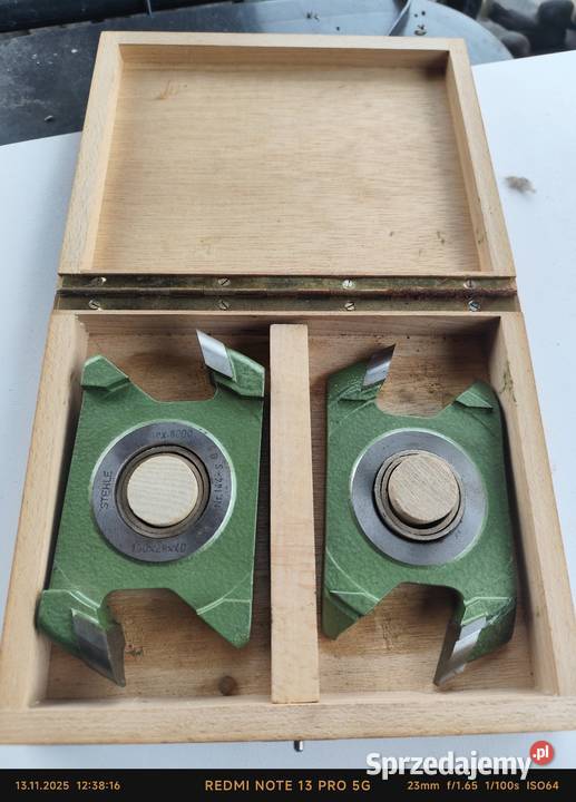 Komplet frezów na zdjęciach Skawina