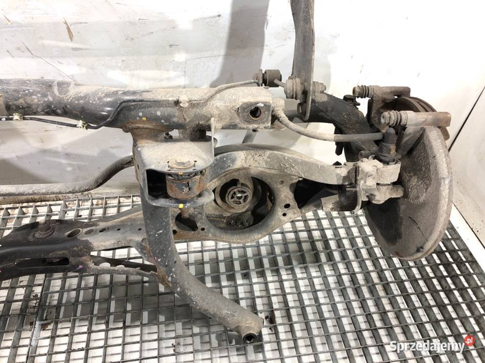 BELKA TYŁ VW PASSAT B7 SedanLimuzyna TYLNA