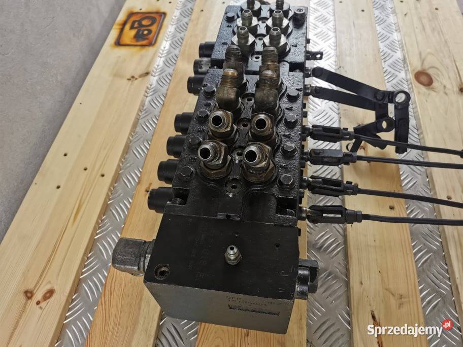 Rozdzielacz hydrauliczny Fermec 860 wielkopolskie Wilkowo sprzedam