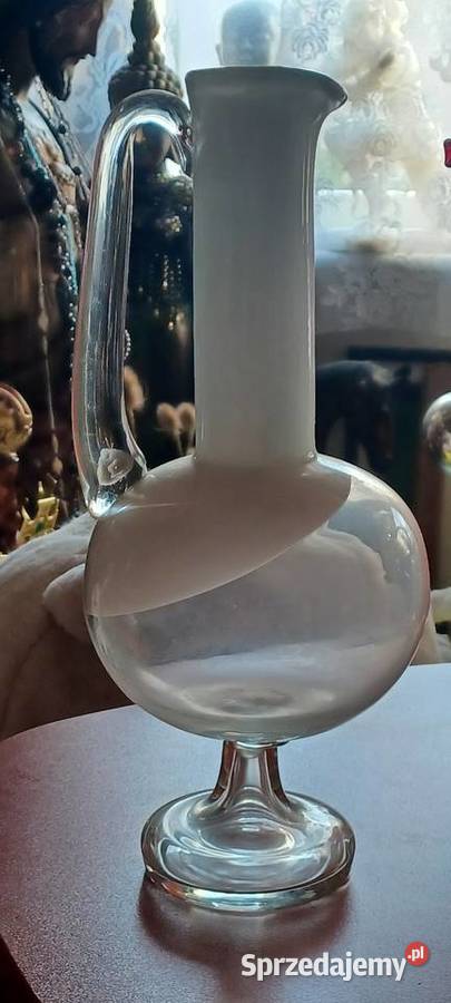 biały dzbanek autorstwa Jerzego SłuczanOrkuszaz inny kolor Poznań