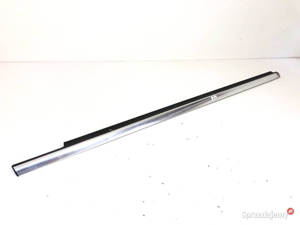 LISTWA ZGARNIAJĄCA PRZÓD PRAWY MERCEDES X204 podkarpackie