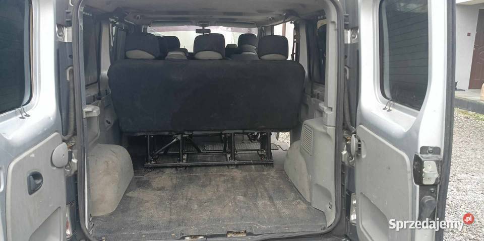 Sprzedam Reno trafik 9 osobowy Long hak Klima Autobusy i minibusy sprzedam