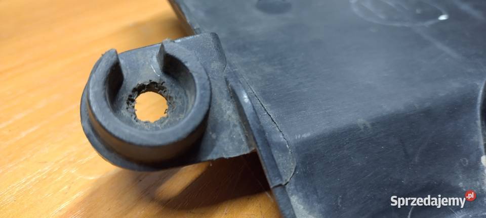 W638 pokrywa silnika 112 CDI Kornice