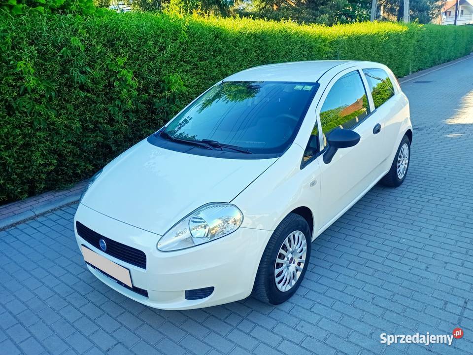 Śliczny Fiat Grande Punto 12 Benzyna