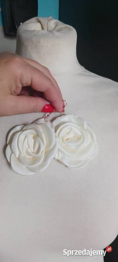 Kolczyki białe Kolczyki Ostrowąs