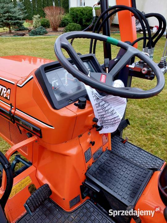 Traktorek Kubota 17 4x4 Oryginał ładowacz Skrzynia biegów Manualna Góra