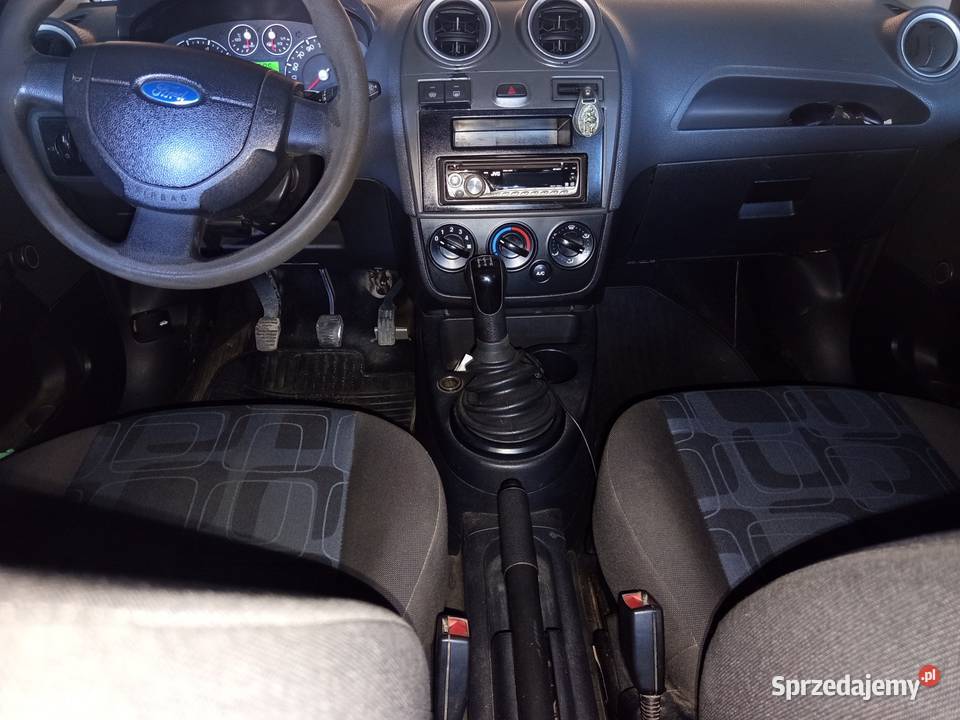 Sprzedam Ford Fiesta srebrny