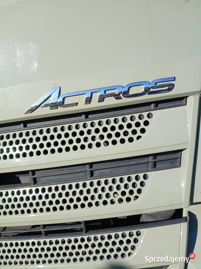 Mercedes Actros 1946 Eur 6 plandeka sypialni