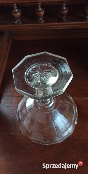 Krysztalowa patera na nodze cukiernica