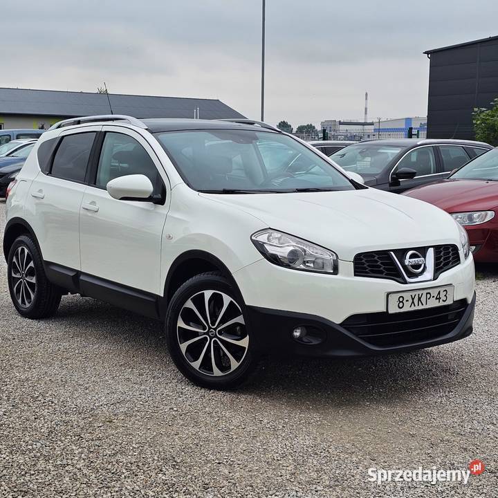Nissan Qashqai Benzyna panorama klimatronik Rok produkcji 2011