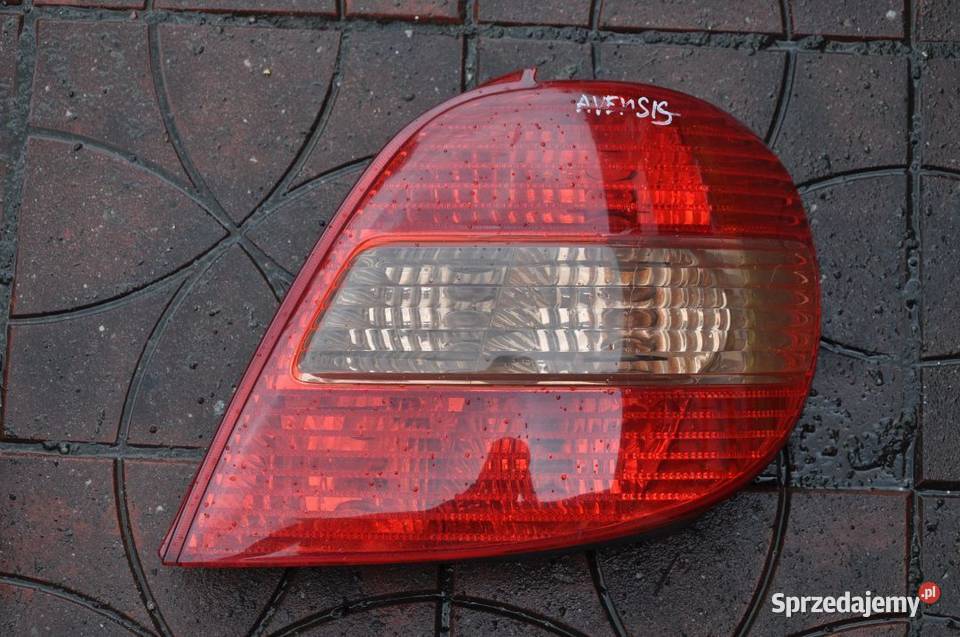 toyota avensis lampa prawa WYSYŁKA śląskie