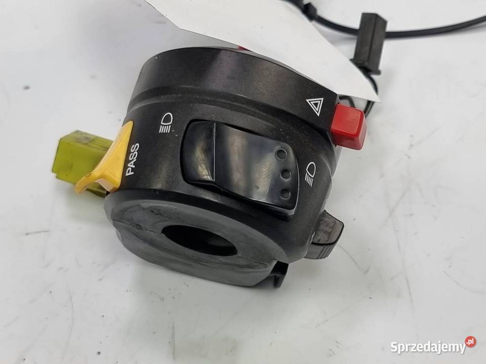 PRZEŁĄCZNIK SUZUKI GSR 600 LEWY Lipno sprzedam