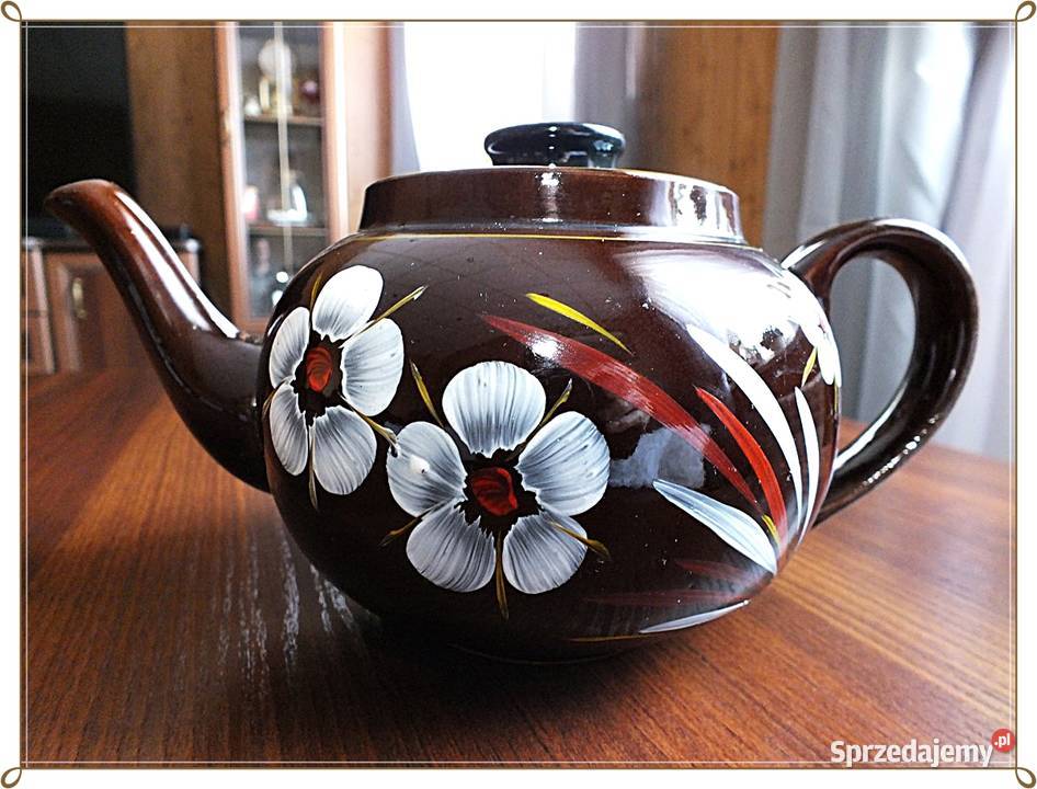Stary śliczny ceramiczny dzbanek imbryk ręcznie