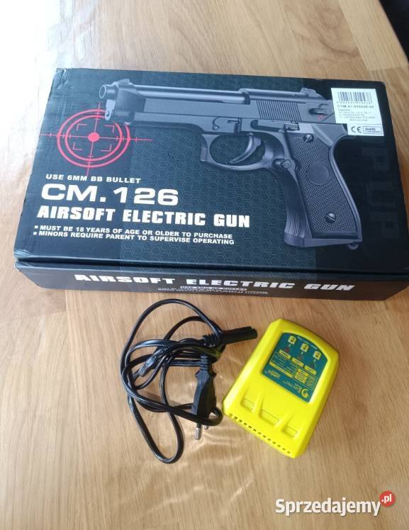 Licencjonowana replika pistoletu CYMA 136 Wołów