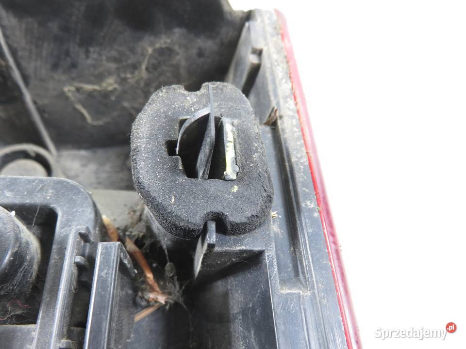 LAMPA LEWA TYLNA PEUGEOT PARTNER I 9657977080