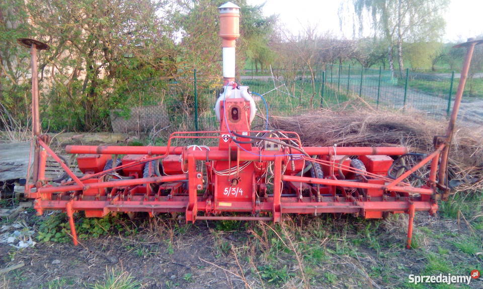 Siewnik do kukurydzy Becker Areomat 8 rzędowy Pniewy