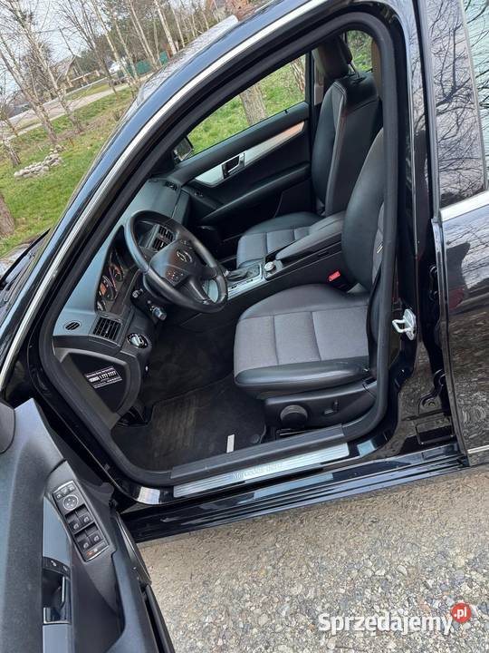 Mercedes C200 18 CGI automat benzyna