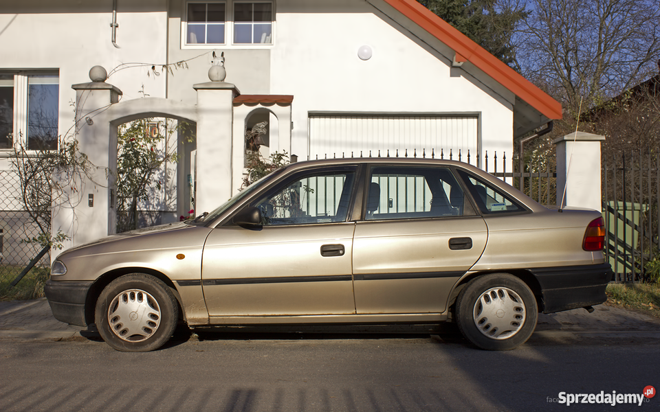 Opel Astra 14 16V 90 Ecotec prywatna
