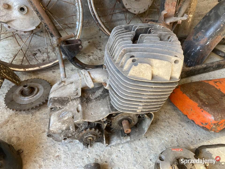Wsk 175 1977 silnik 059 bak łezka Motoryzacja Boguchwała sprzedam