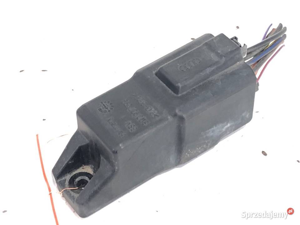 PRZEKAŹNIK ŚWIEC ŻAROWYCH AUDI Q5 FY 04L907281B osobowe