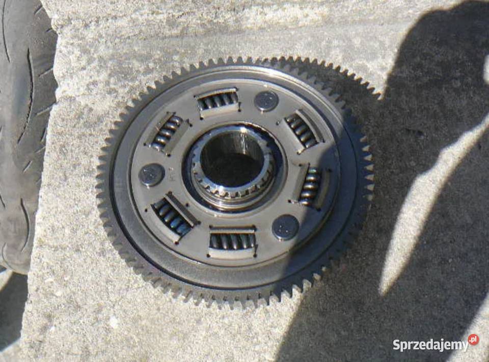 Kosz sprzęgłowy Suzuki GSR 600