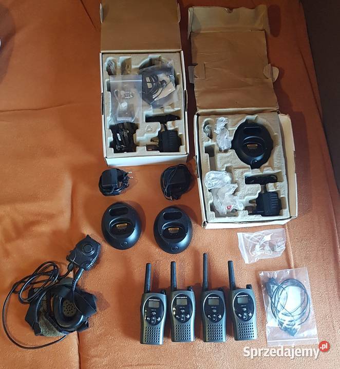 Zestaw 4 radiotelefonów PMR Motorola XTX446
