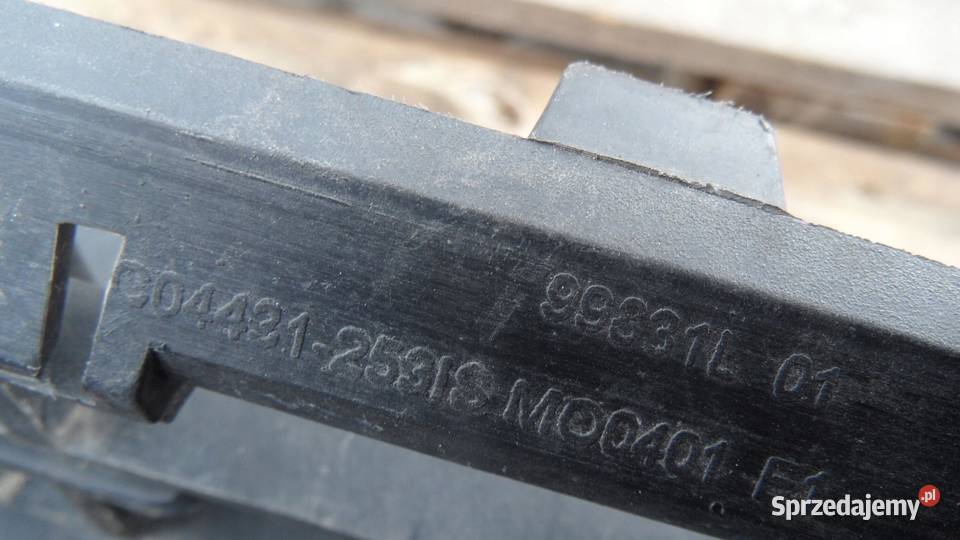 CITROEN C3 PICASSO 10r kratka zderzaka 99831L sprzedam