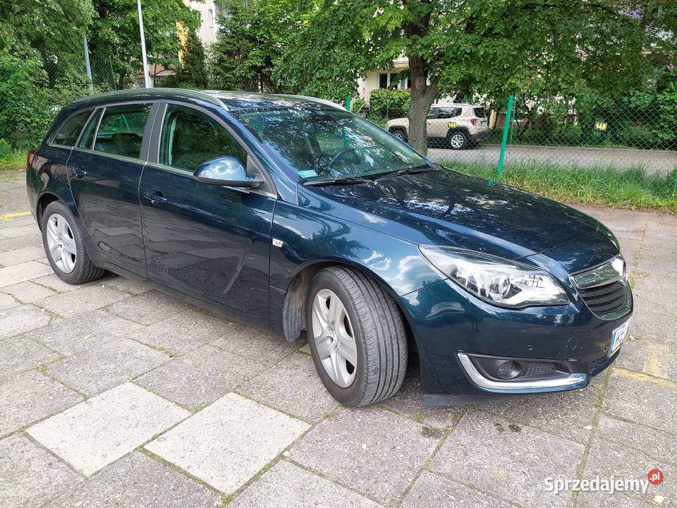 Opel Insignia kombi salon niski przebieg serwis nieuszkodzony Warszawa