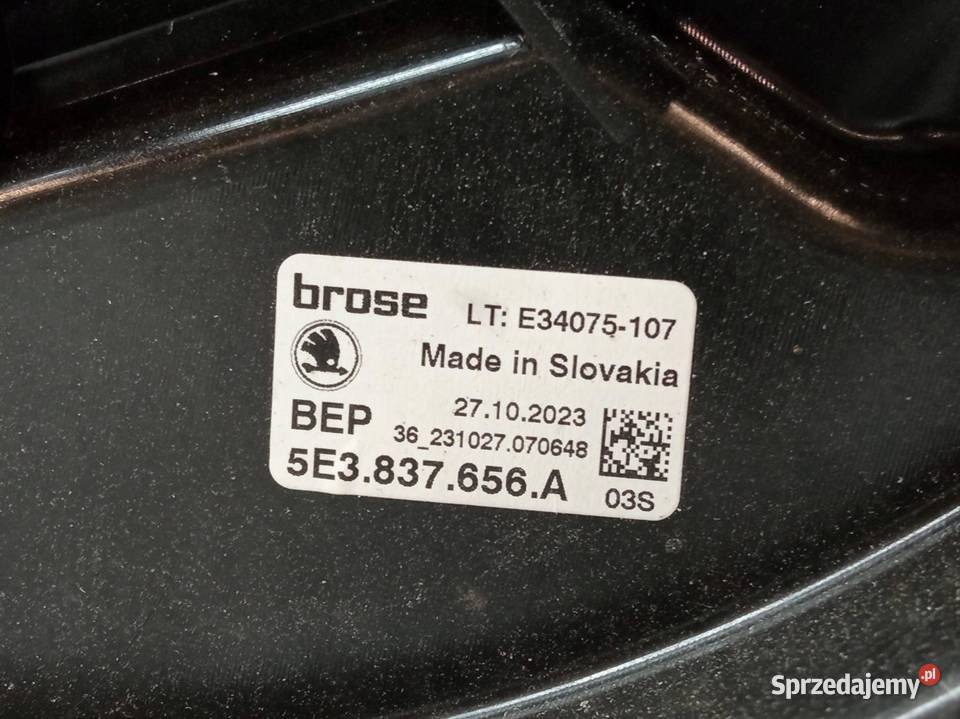 MECHANIZM SZYBY PRAWY PRZÓD 5Q0959802A Skoda