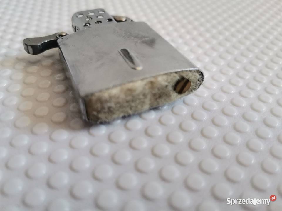 Stara metalowa benzynowa zapalniczka Marlboro Katowice