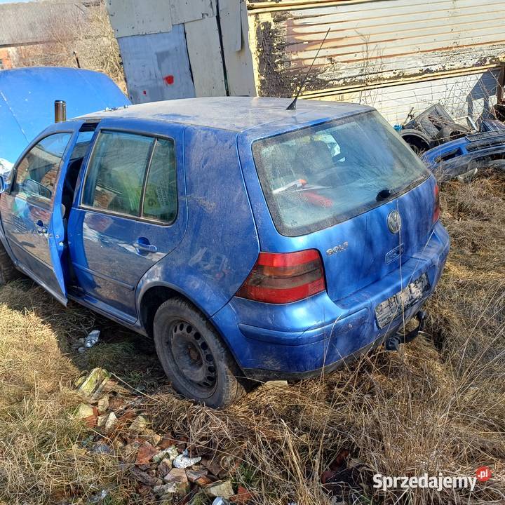 Golf 4 na części