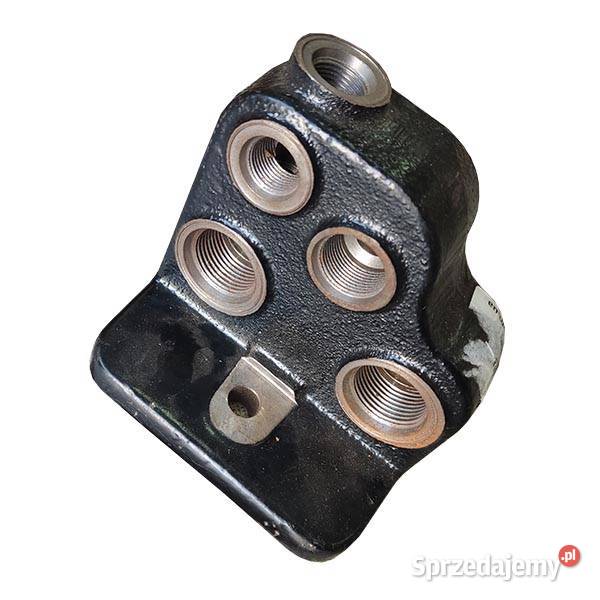 295036A1 Wspornik hydrauliczny zdalny CNH