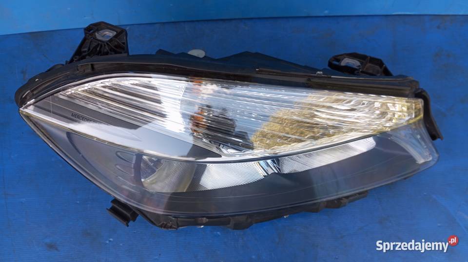 LAMPA REFLEKTOR PRAWY PRZÓD EU MERCEDES W176 A